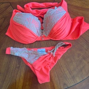 Beach Bunny coral bikini top (xl) bottom (m) EUC